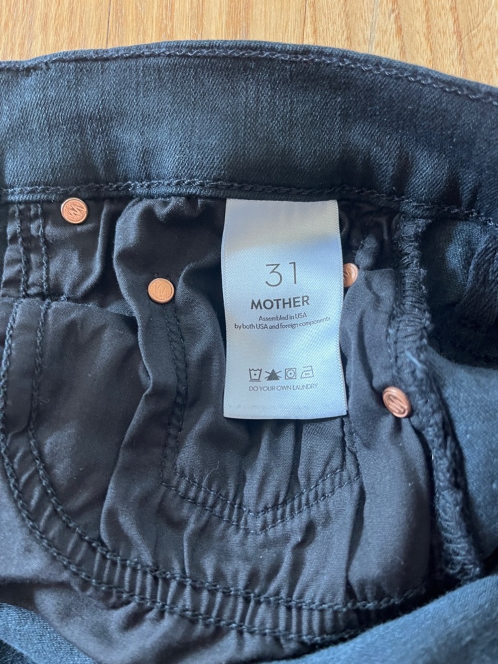 MOTHER Black The Insider crop step fray. NWOT size 31 - Picture 6 of 6